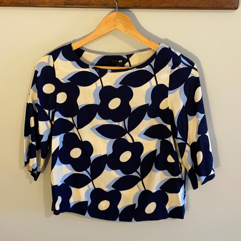H&M size 8 blue floral crop blouse